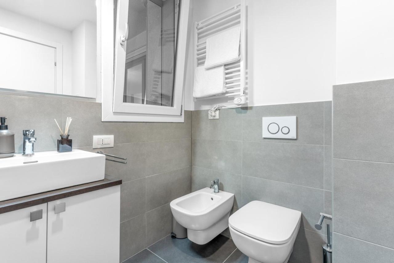 Modern With Terrace & Garage By Ndp Rent Leilighet Milano Eksteriør bilde