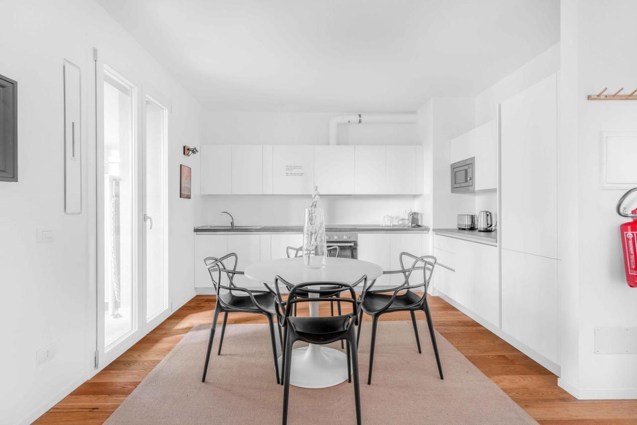 Modern With Terrace & Garage By Ndp Rent Leilighet Milano Eksteriør bilde