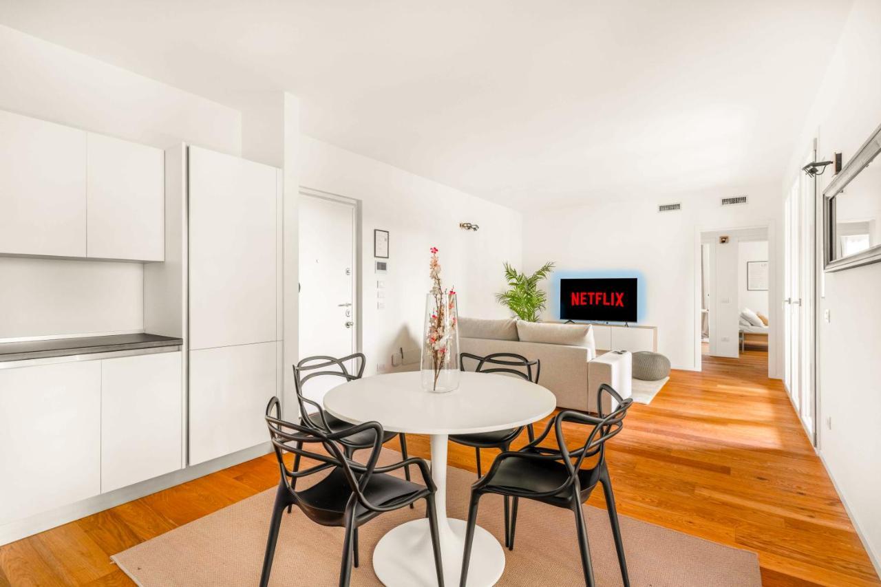 Modern With Terrace & Garage By Ndp Rent Leilighet Milano Eksteriør bilde